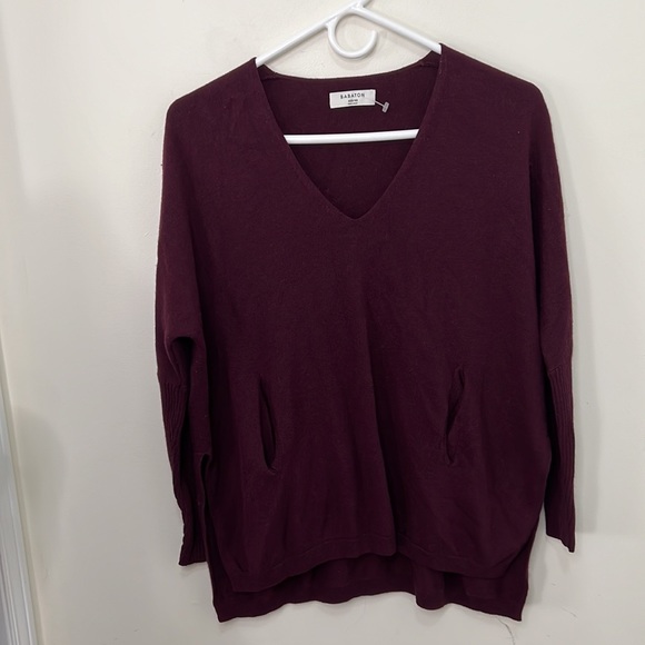 Aritzia Babaton Baylor Front Pockets V-neck Warm Sweater size XS - Picture 10 of 11